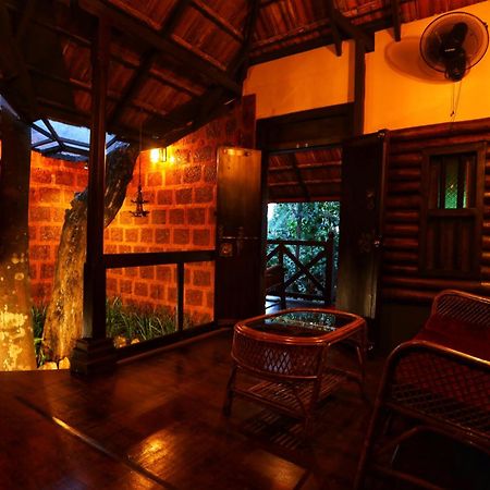 Greens Tree House & Wood House Sultan Bathery Exterior photo