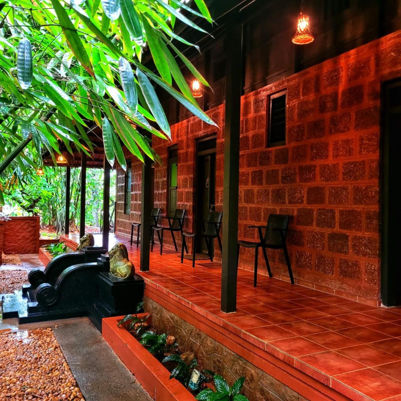 Greens Tree House & Wood House Sultan Bathery Exterior photo