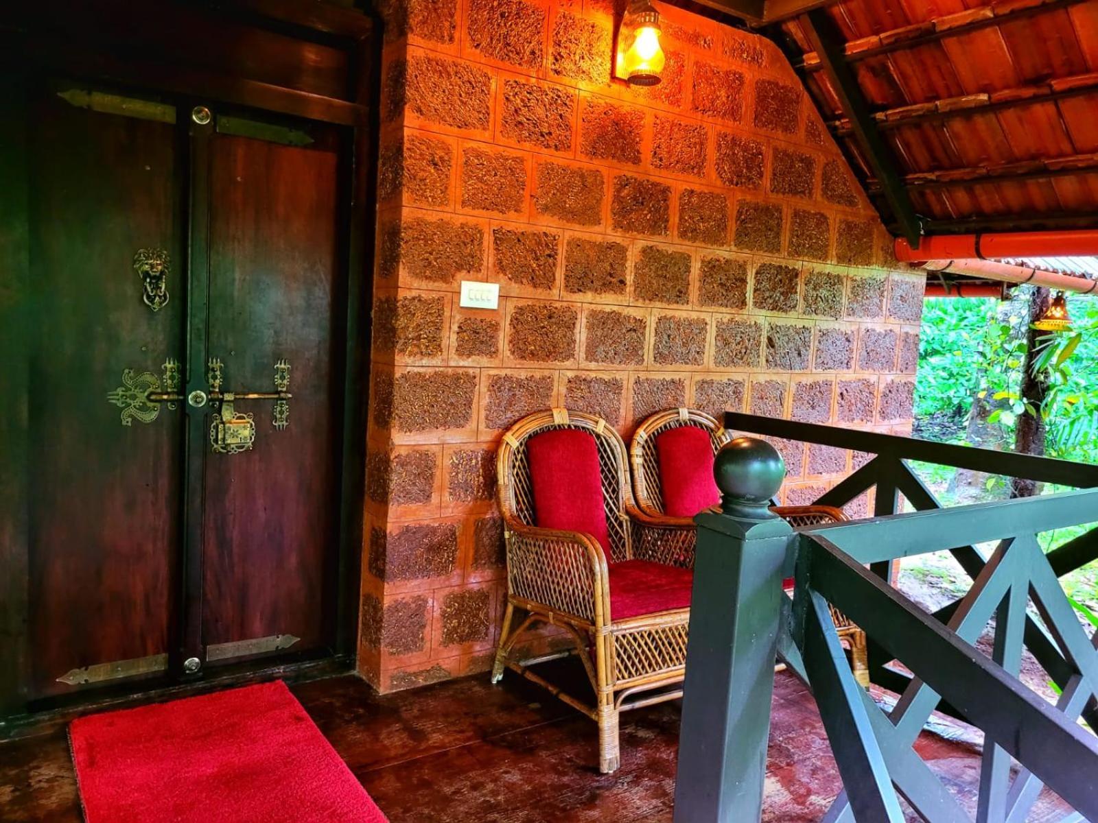 Greens Tree House & Wood House Sultan Bathery Room photo